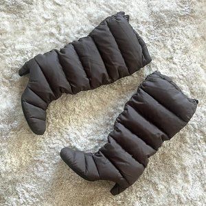United Nude puffer boots in grey/brown color with kitten heel